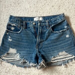 Abercrombie Mid Rise Boyfriend Short